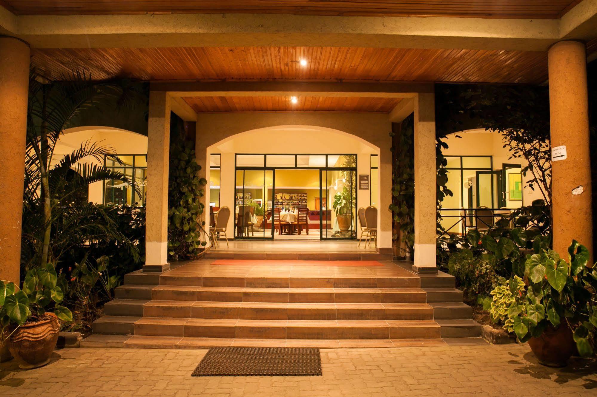 Gorillas Volcanoes Hotel Ruhengeri Exteriör bild